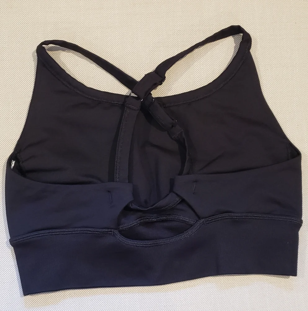 Gymshark Women's Black and Mauve Sports Bra Set - Picture 6 of 10